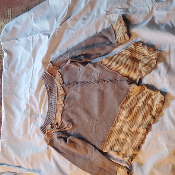 Sweater - Picture 1 of 2